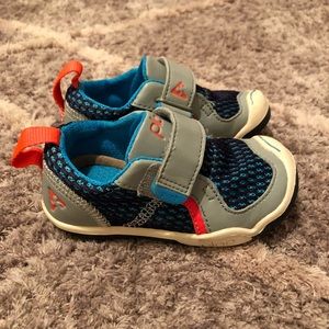 PLAE boys toddler shoes, TY style, size 6